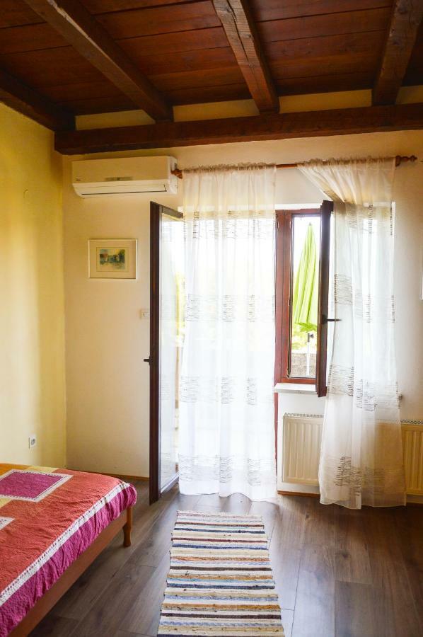 Apartment Zoja Pinezići Eksteriør billede