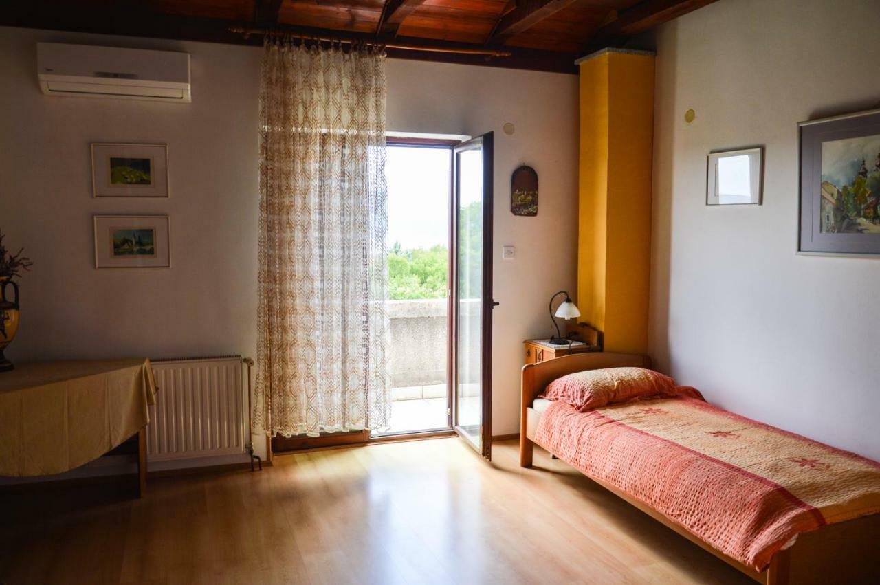 Apartment Zoja Pinezići Eksteriør billede