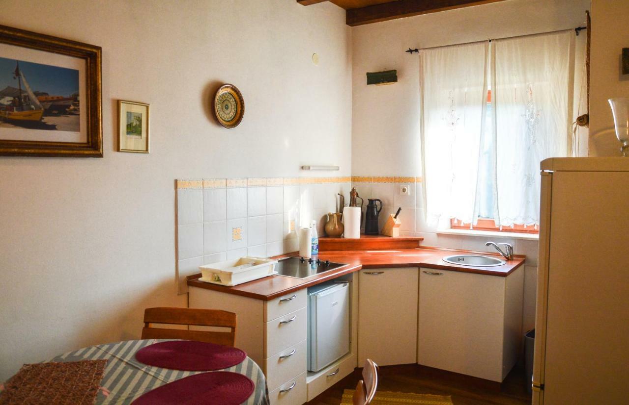 Apartment Zoja Pinezići Eksteriør billede